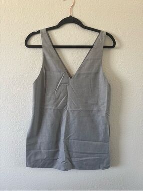 Finders Keepers Gray V-Neck Sleeveless Tunic